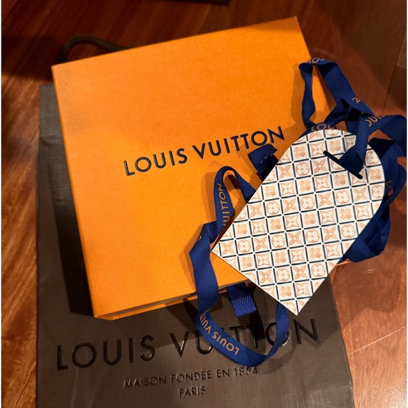 Louis Vuitton Box, bag, gifttag and ribbon - Picture 2 of 6